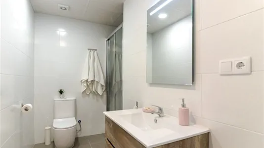 Rooms in Madrid Centro - photo 10