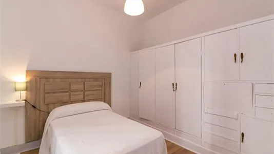 Rooms in Oviedo - photo 5