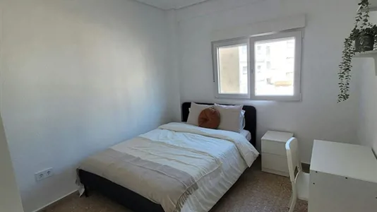 Rooms in Godelleta - photo 1