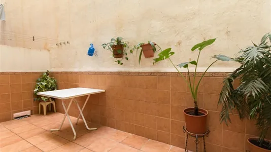 Rooms in Málaga - photo 7