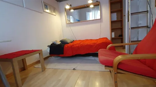 Rooms in Barcelona Ciutat Vella - photo 6