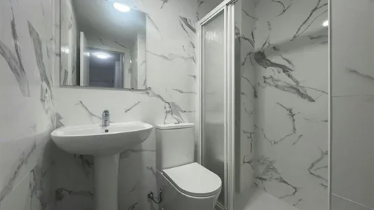Rooms in Madrid Moncloa-Aravaca - photo 5