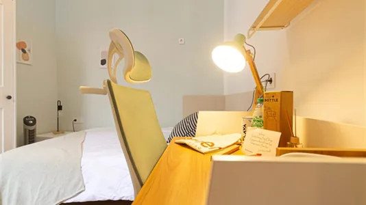 Rooms in Barcelona Ciutat Vella - photo 6