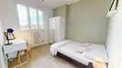 Room for rent, Lyon, Auvergne-Rhône-Alpes, &lt;span class=&quot;blurred street&quot; onclick=&quot;ProcessAdRequest(8997334)&quot;&gt;&lt;span class=&quot;hint&quot;&gt;See streetname&lt;/span&gt;[xxxxxxxxxxxxx]&lt;/span&gt;