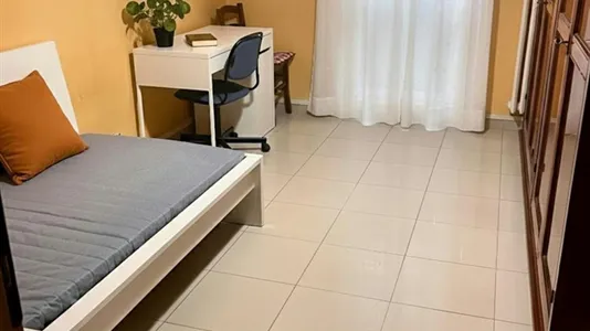 Rooms in Milano Zona 8 - Fiera, Gallaratese, Quarto Oggiaro - photo 1