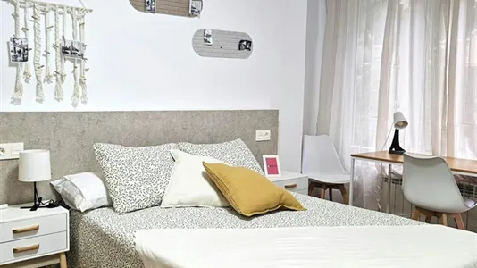 Rooms in Zaragoza - photo 1