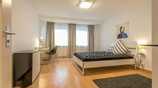 Rooms in Frankfurt Mitte-West - photo 7