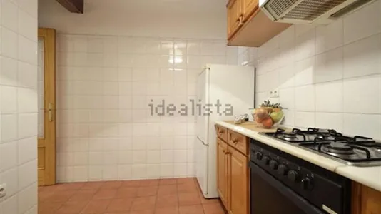 Apartments in Barcelona Ciutat Vella - photo 9