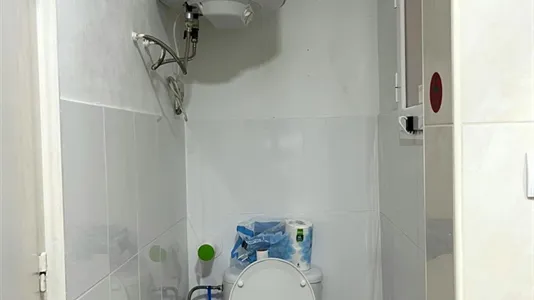 Rooms in Barcelona Ciutat Vella - photo 8