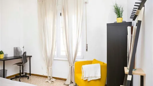Rooms in Milano Zona 8 - Fiera, Gallaratese, Quarto Oggiaro - photo 3