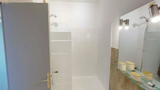 Rooms in Lyon - photo 9