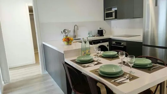 Rooms in Barcelona Ciutat Vella - photo 8