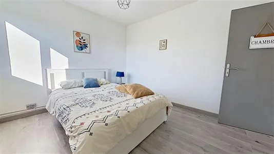 Rooms in Nîmes - photo 2