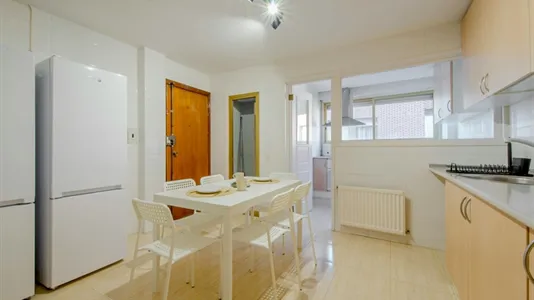 Rooms in Madrid Ciudad Lineal - photo 9