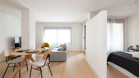 Rooms in Madrid Ciudad Lineal - photo 8