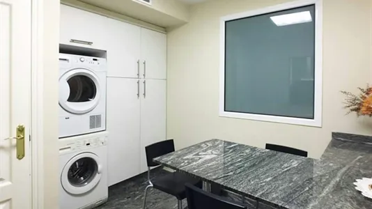 Rooms in Madrid Chamberí - photo 10