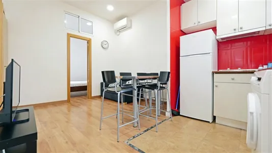 Rooms in Barcelona Ciutat Vella - photo 6