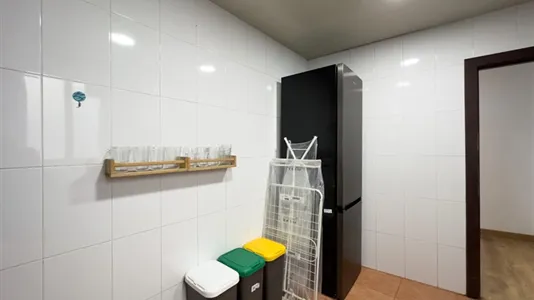 Rooms in Barcelona Ciutat Vella - photo 10