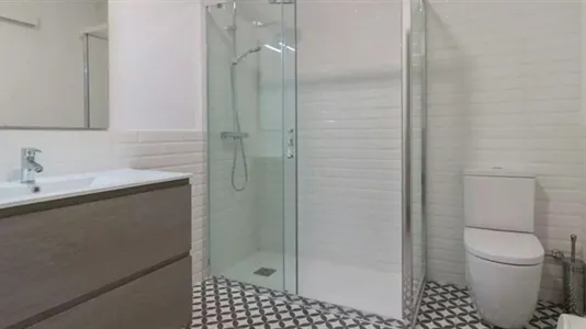 Rooms in Barcelona Ciutat Vella - photo 7