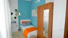 Room for rent, Modena, Emilia-Romagna, &lt;span class=&quot;blurred street&quot; onclick=&quot;ProcessAdRequest(9941716)&quot;&gt;&lt;span class=&quot;hint&quot;&gt;See streetname&lt;/span&gt;[xxxxxxxxxxxxx]&lt;/span&gt;