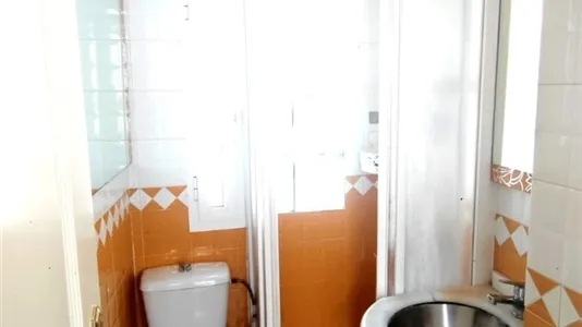 Rooms in Almería - photo 8