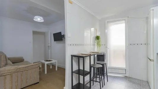 Rooms in el Camí de Vera - photo 4