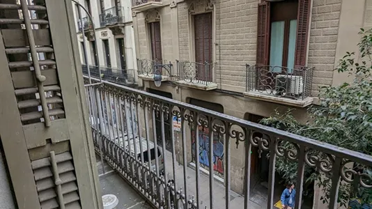 Rooms in Barcelona Ciutat Vella - photo 9