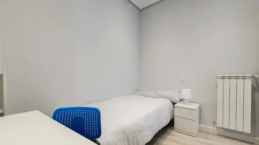 Rooms in Madrid Chamberí - photo 4