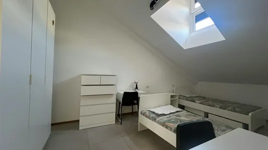 Apartments in Milano Zona 8 - Fiera, Gallaratese, Quarto Oggiaro - photo 9