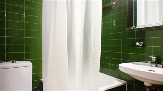 Rooms in Barcelona Eixample - photo 9