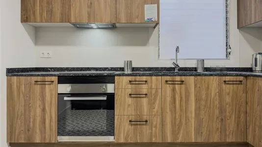 Rooms in Barcelona Eixample - photo 8