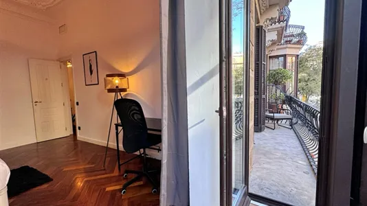 Rooms in Barcelona Eixample - photo 7