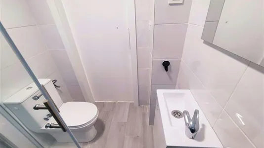 Rooms in Granada - photo 9