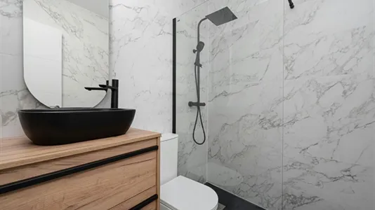 Rooms in Madrid Centro - photo 10