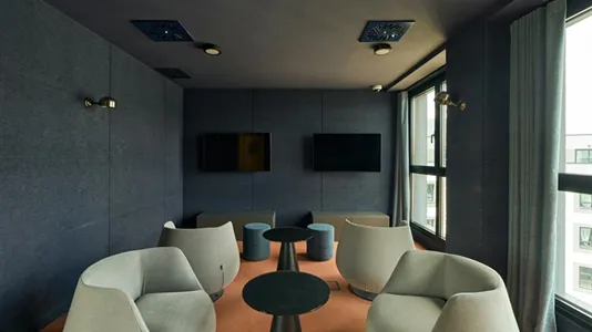 Rooms in Madrid Centro - photo 9