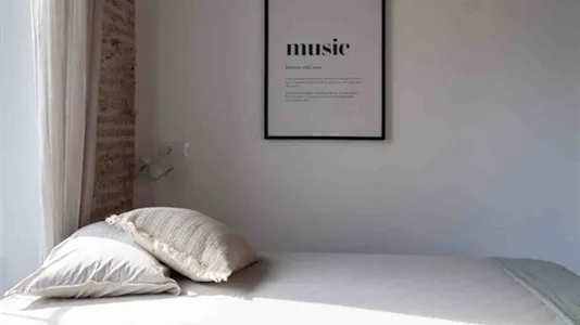 Rooms in Valencia Ciutat Vella - photo 4
