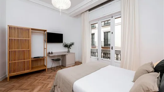 Rooms in Madrid Centro - photo 5