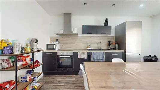 Rooms in Nîmes - photo 8