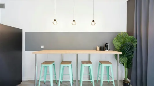 Rooms in Barcelona Ciutat Vella - photo 10