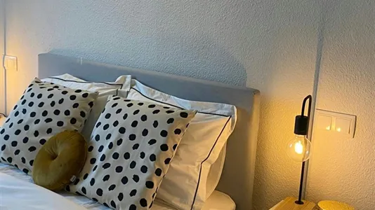 Rooms in Madrid Retiro - photo 10