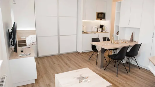 Apartments in Vienna Hietzing - photo 4