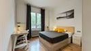 Room for rent, Barcelona Les Corts, Barcelona, &lt;span class=&quot;blurred street&quot; onclick=&quot;ProcessAdRequest(9205765)&quot;&gt;&lt;span class=&quot;hint&quot;&gt;See streetname&lt;/span&gt;[xxxxxxxxxxxxx]&lt;/span&gt;