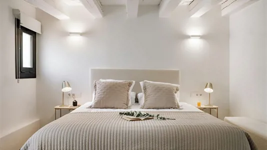 Apartments in Barcelona Eixample - photo 2