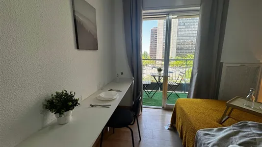 Rooms in Madrid Centro - photo 7