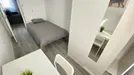 Room for rent, Madrid Hortaleza, Madrid, &lt;span class=&quot;blurred street&quot; onclick=&quot;ProcessAdRequest(9464415)&quot;&gt;&lt;span class=&quot;hint&quot;&gt;See streetname&lt;/span&gt;[xxxxxxxxxxxxx]&lt;/span&gt;