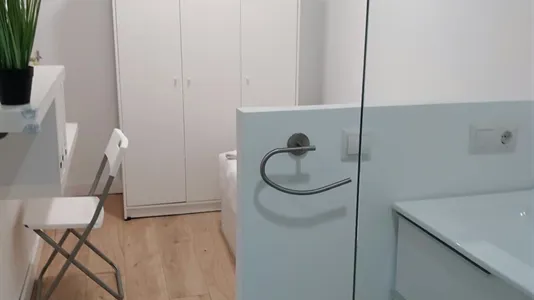 Rooms in Mislata - photo 9