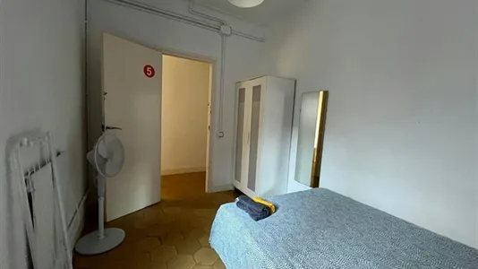 Rooms in Barcelona Eixample - photo 5