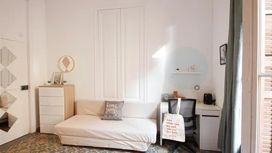 Rooms in Barcelona Eixample - photo 6