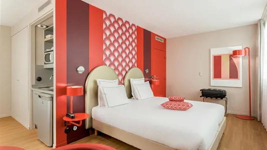 Apartments in Versailles - photo 1