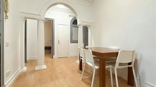 Rooms in Barcelona Ciutat Vella - photo 9